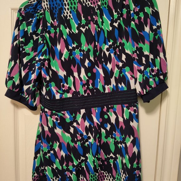 Nygard Collection. V-neck front top - Picture 7 of 7